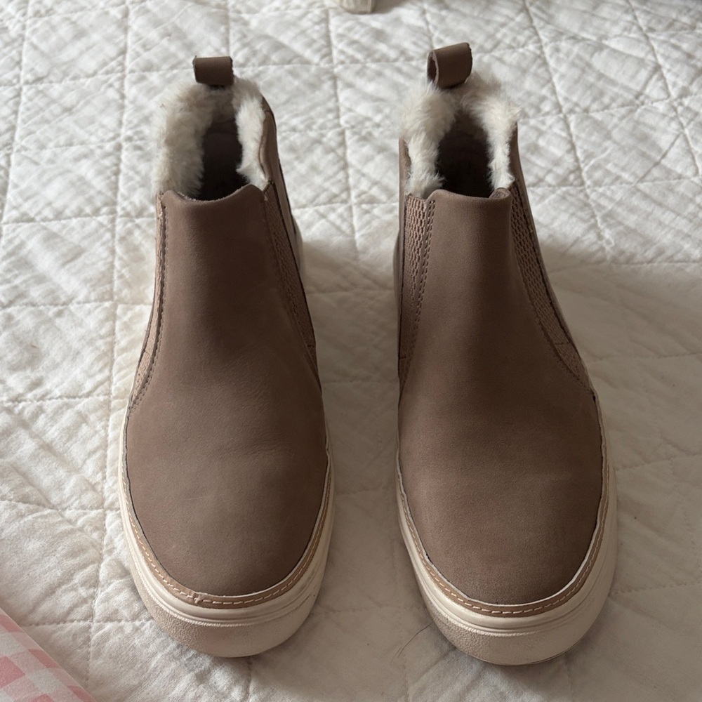 Toms Women's Tan Fur-Lined Slip-On Boots